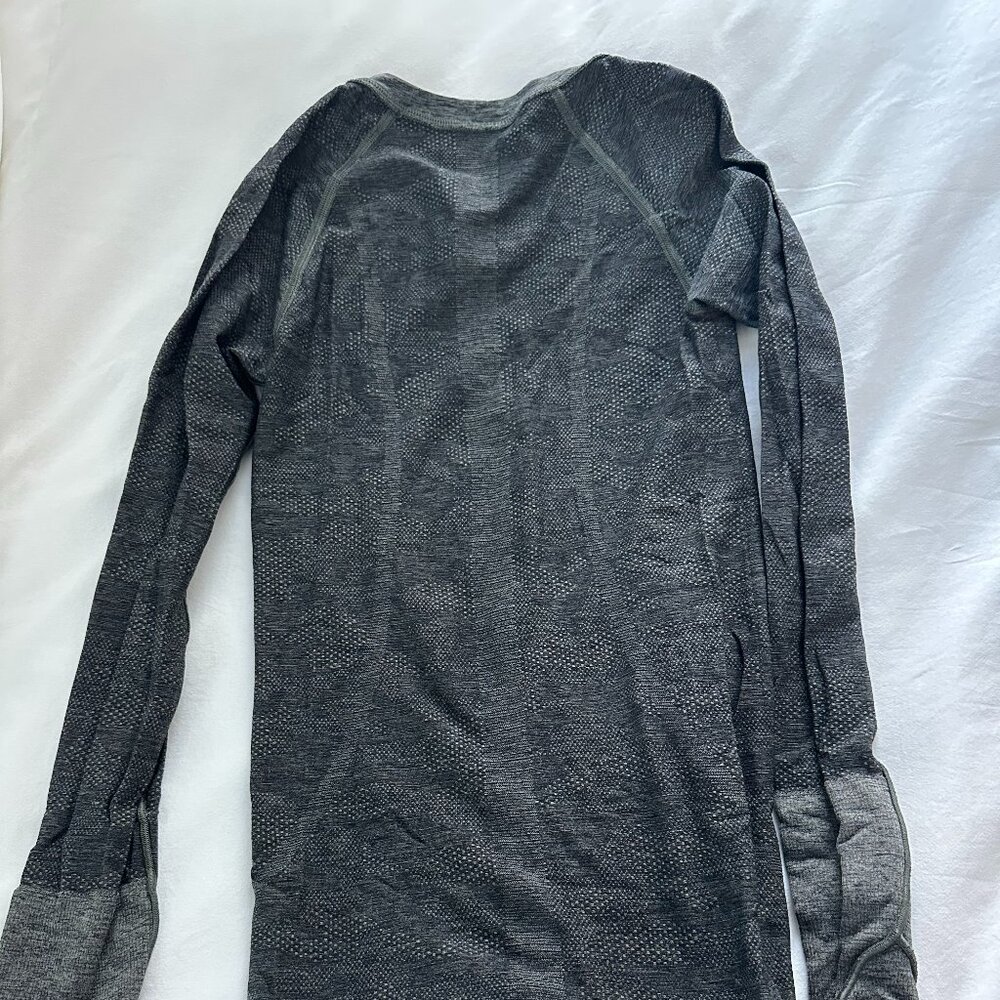 Lululemon Swiftly Long Sleeve Green/Gray Size 2